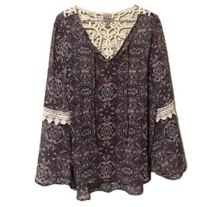 COMO, Skin Out Back Top Area, Bell Sleeves, Uneven Hem Top, Multi Colors, M